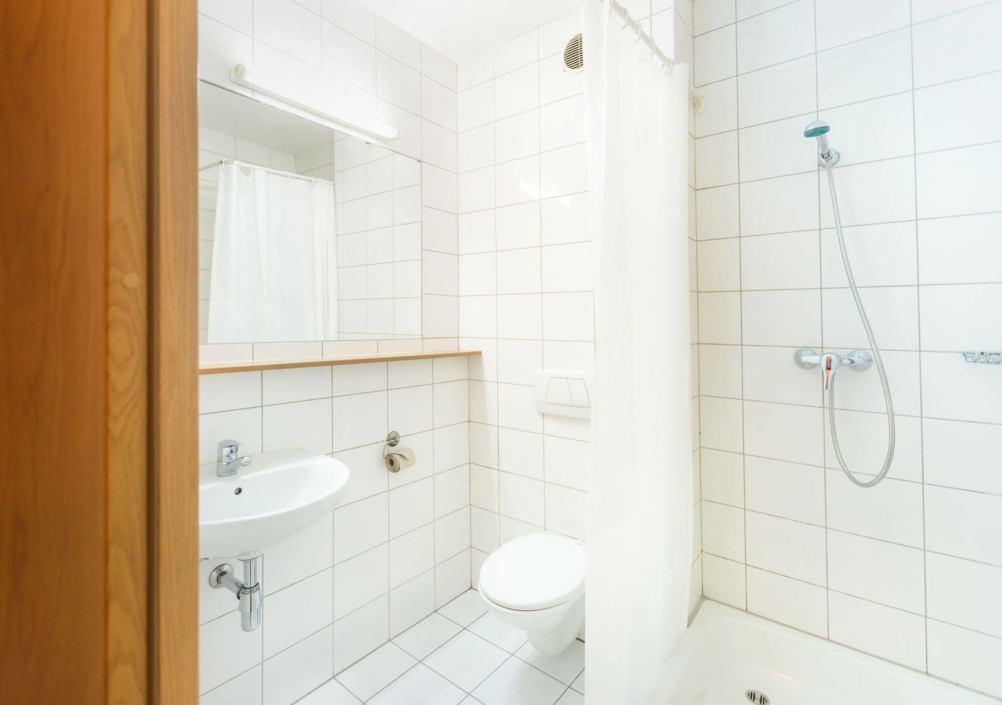 Dom Turystyczny Indigo Vandrarhem Kraków Exteriör bild