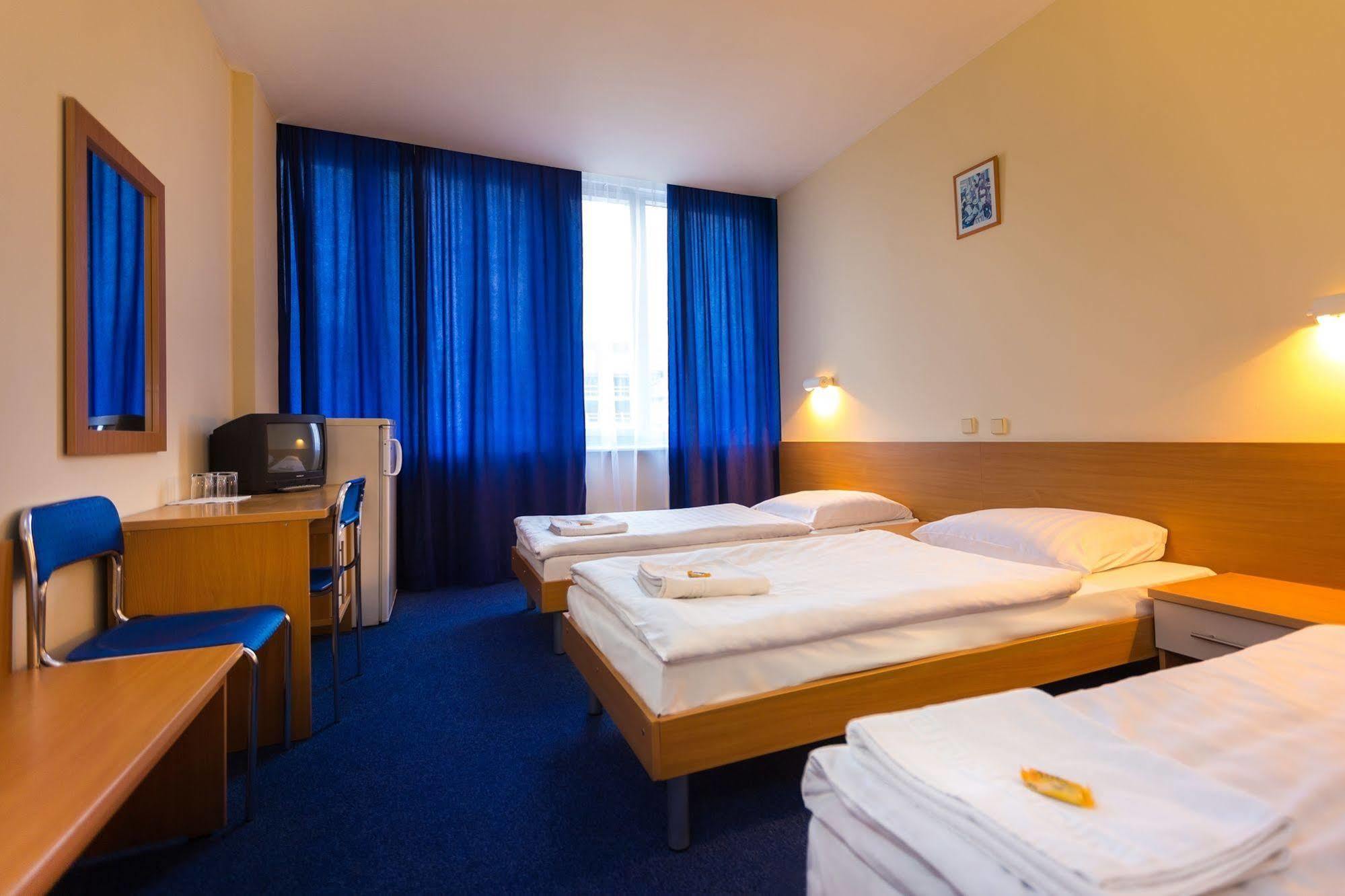 Dom Turystyczny Indigo Vandrarhem Kraków Exteriör bild