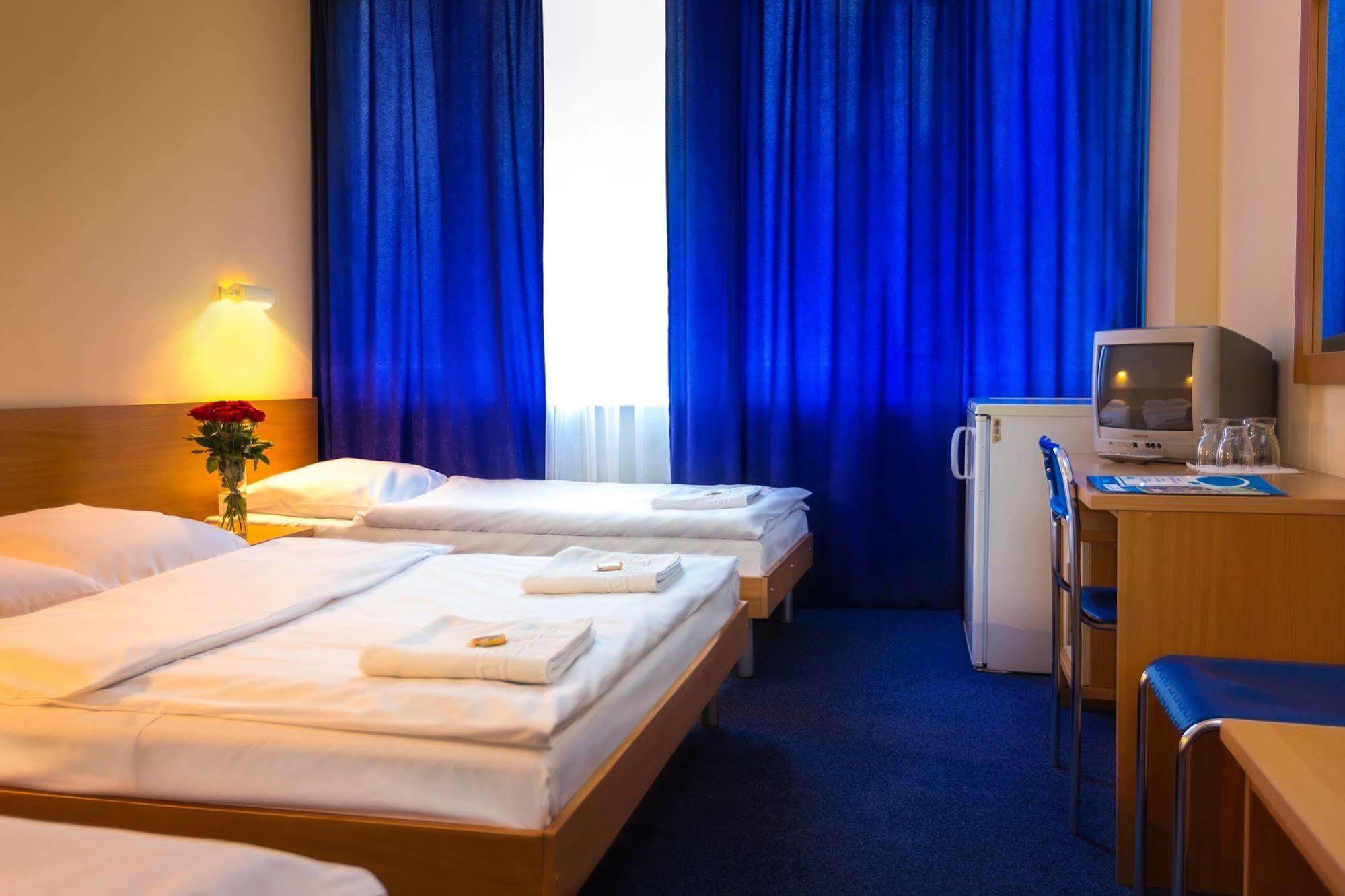 Dom Turystyczny Indigo Vandrarhem Kraków Exteriör bild